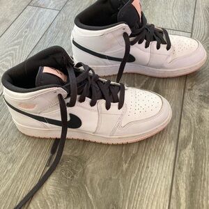 Gently Used Authentic Nike Air Jordan 7Y